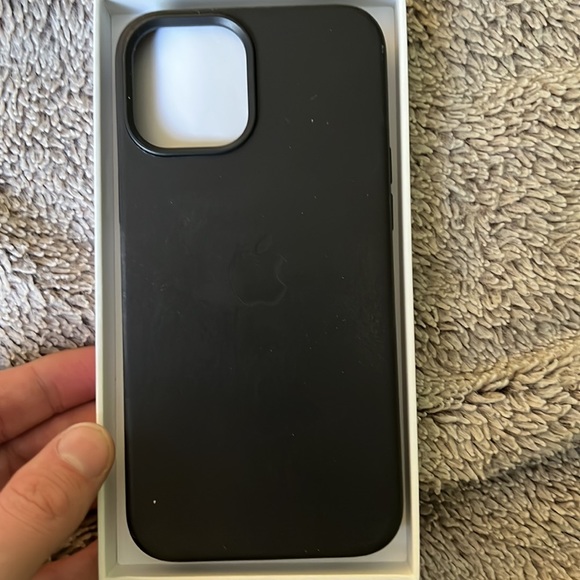 iPhone 12 Pro Max Apple Leather Case Black - Picture 2 of 5